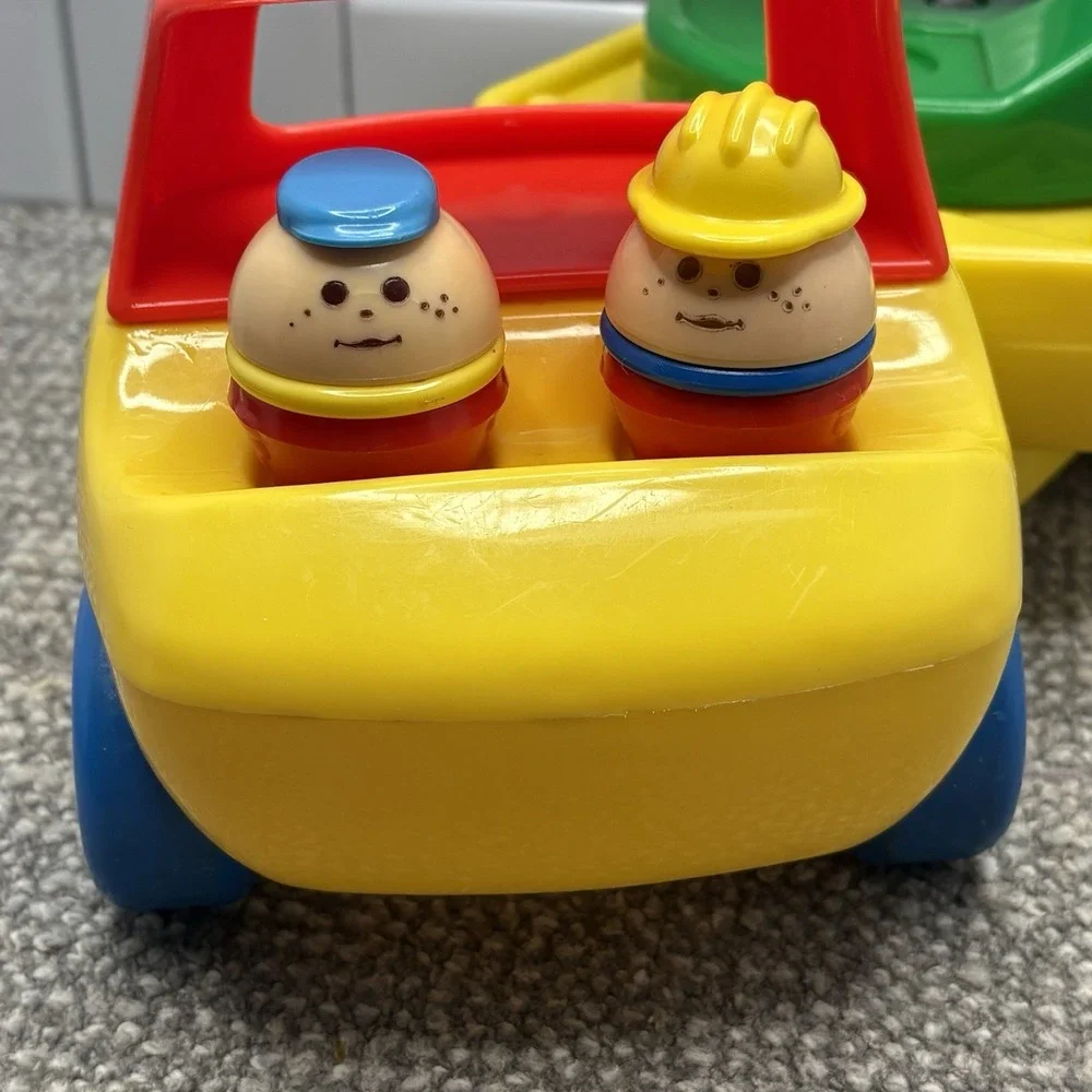 Little Tikes VTG Construction Truck W People Yellow W Bucket Lift Nice Condition